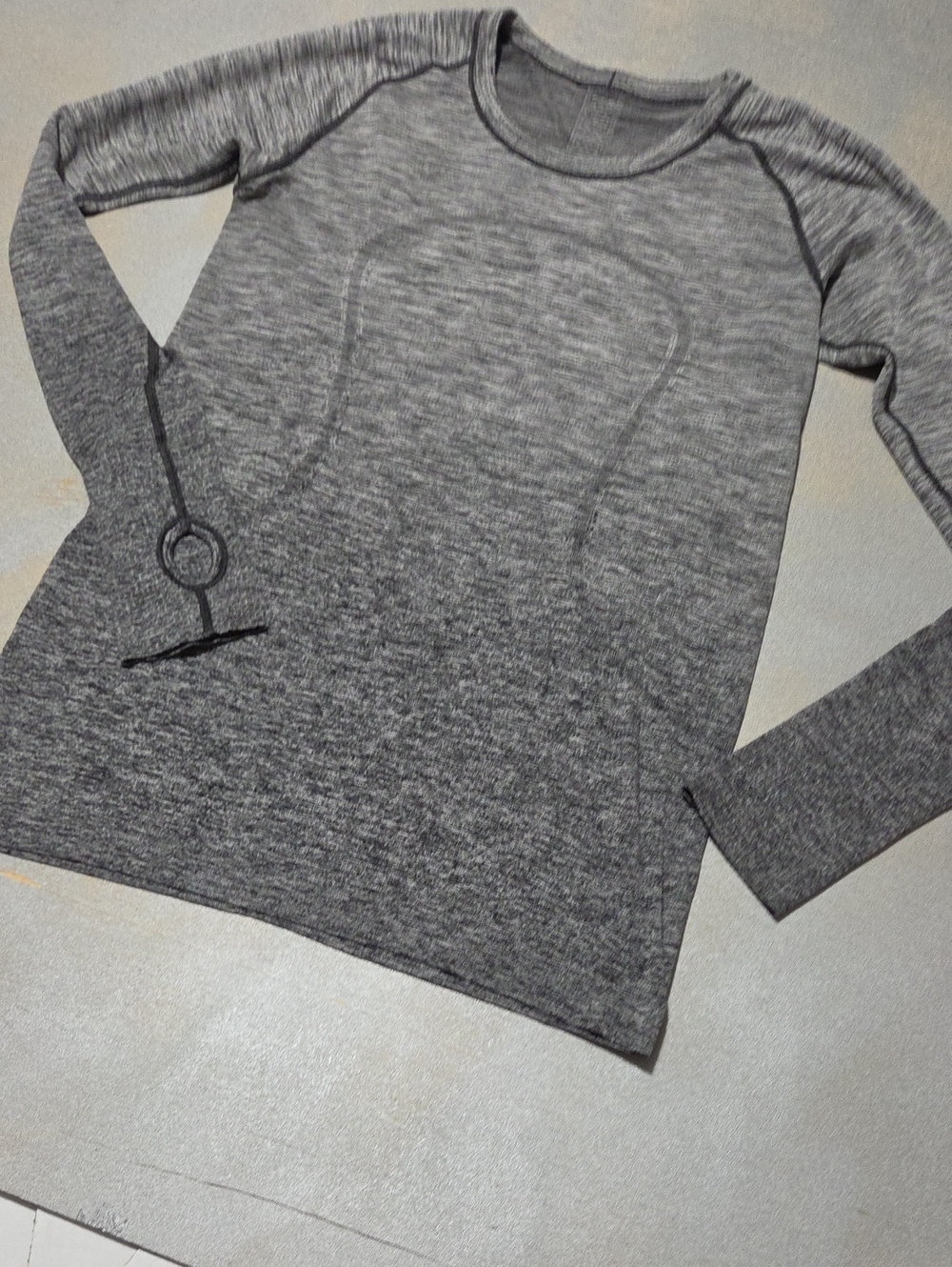 lululemon athletica Heathered Gray Long Sleeve Crew